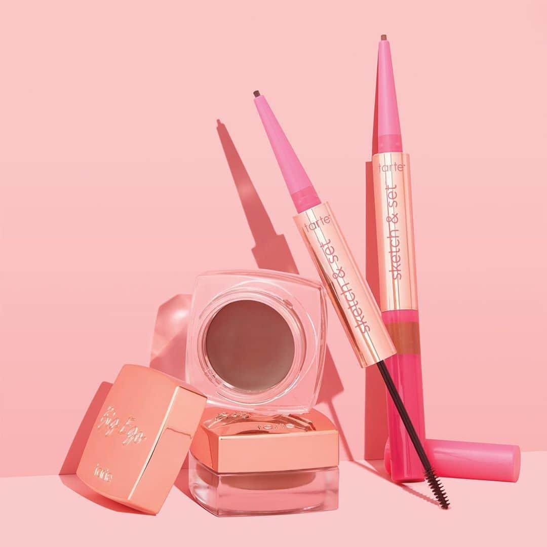 Tarte Cosmeticsさんのインスタグラム写真 - (Tarte CosmeticsInstagram)「Wearing a mask = making your brows the center of attention! Check out our big ego brow empower tools: 💗 frameworker vegan brow pomade: A pigmented, creamy formula that glides on to instantly sculpt & fill in sparse areas for fuller, more defined brows that won’t flake, smudge, or budge. This baby is best paired with our fill service brow brush & shape tape 16-hr vegan concealer to carve out IG-ready brows! 💗 sketch & set vegan brow pencil & tinted gel: A 2-in-1 brow tool with a FULL-SIZE long-wearing, waterproof pencil to create hair-like strokes to sculpt & fill in sparse areas. The other end has a pigmented brow gel infused with babassu to condition & leave brows soft, never crunchy. You get 2 powerhouse products for the price of 1! Do you have a fave brow? L or R? 🤨 #crueltyfree #rethinknatural #bigegobrows」9月1日 10時02分 - tartecosmetics