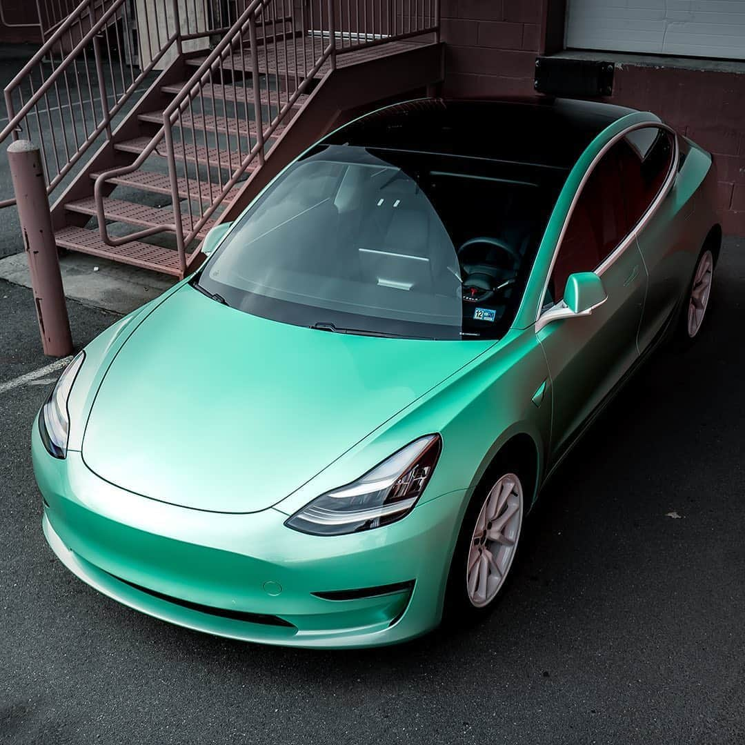 CarsWithoutLimitsさんのインスタグラム写真 - (CarsWithoutLimitsInstagram)「@mintymodel3 has one Tesla that you need to check out 🌿🤯 Project by @exoticvehiclewraps 🔥   #carswithoutlimits #tesla #model3」9月1日 10時02分 - carswithoutlimits