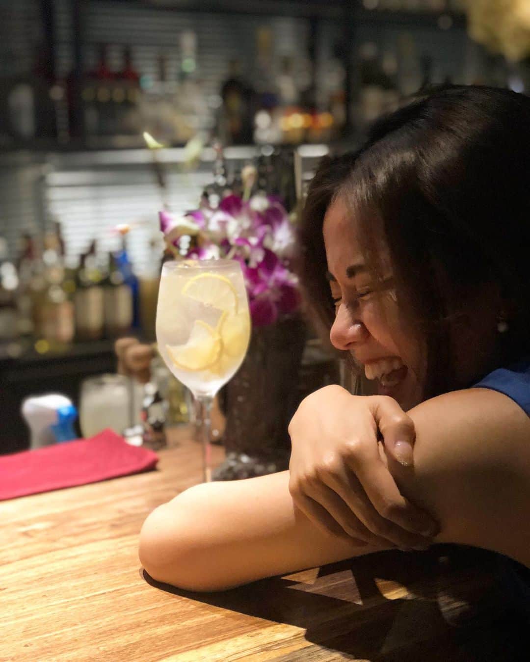 清水由紀のインスタグラム：「September,1st🍂 早くみんなと飲みたい🍸 バーで飲むなんて大人になったな👩  #bar #cocktail  #懐かしの一枚 #今日は防災の日」