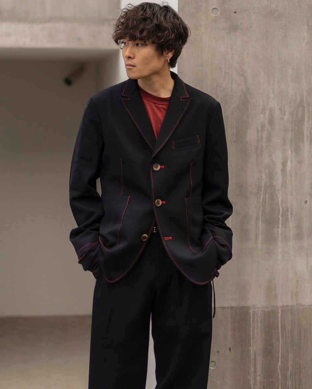 Ryoさんのインスタグラム写真 - (RyoInstagram)「ㅤㅤㅤㅤㅤㅤㅤㅤㅤㅤㅤㅤㅤ 楽しみにしてた　@khoki146 のセットアップ！ 印象的な赤ステッチにレイヤードされた袖口。 取り外しも可能でいろいろな着方が楽しめそう☺️ ㅤㅤㅤㅤㅤㅤㅤㅤㅤㅤㅤㅤㅤ #khoki #20aw」9月1日 19時46分 - ryo__takashima