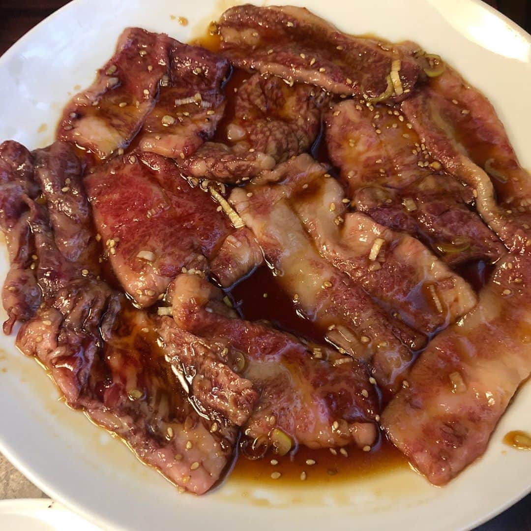 ゴンのインスタグラム：「過去最高に、旨い焼肉屋さん。 特にカルビとご飯が最高！  岩さんご馳走様でした！😄」