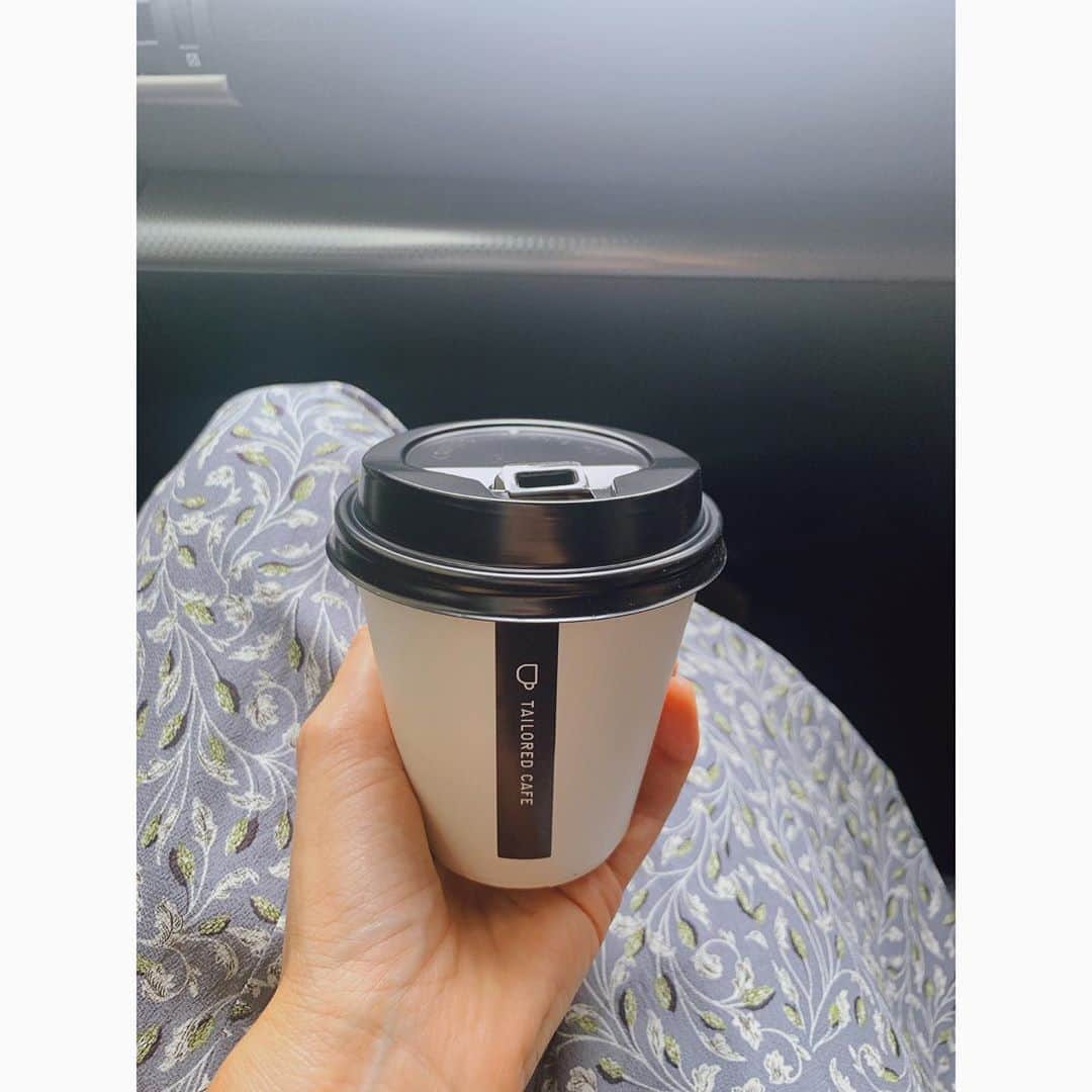 乙黒えりのインスタグラム：「オールミルクラテ . . . オーツミルク買って帰って ほぼ毎朝家でもオーツミルクラテ . オーツ麦を水で浸して絞ったもの。 βグルカンという食物繊維が多いよ。  #マイナーフィギュアズ (有機JAS認証 )のオーツミルクがおすすめです。  #菌ケア #オールミルクラテ#大好き#カフェ#カフェ巡り#tailoredcafe」