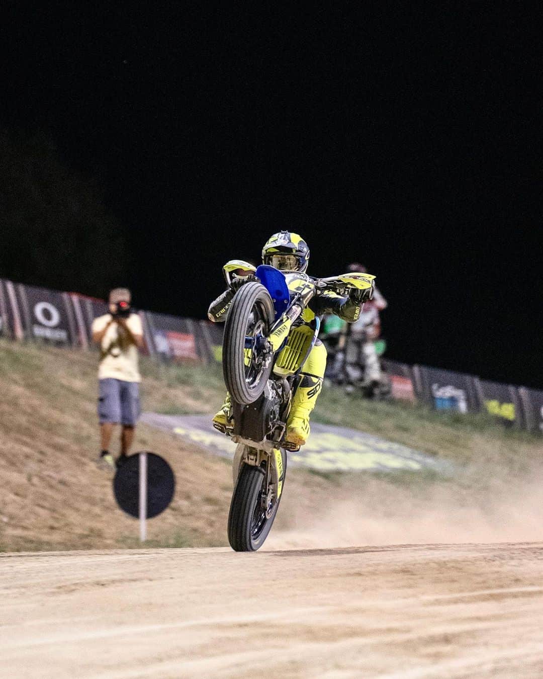 バレンティーノ・ロッシのインスタグラム：「Back at the MotoRanch after a short summer break  @vr46ridersacademyofficial  📸 @camilss」