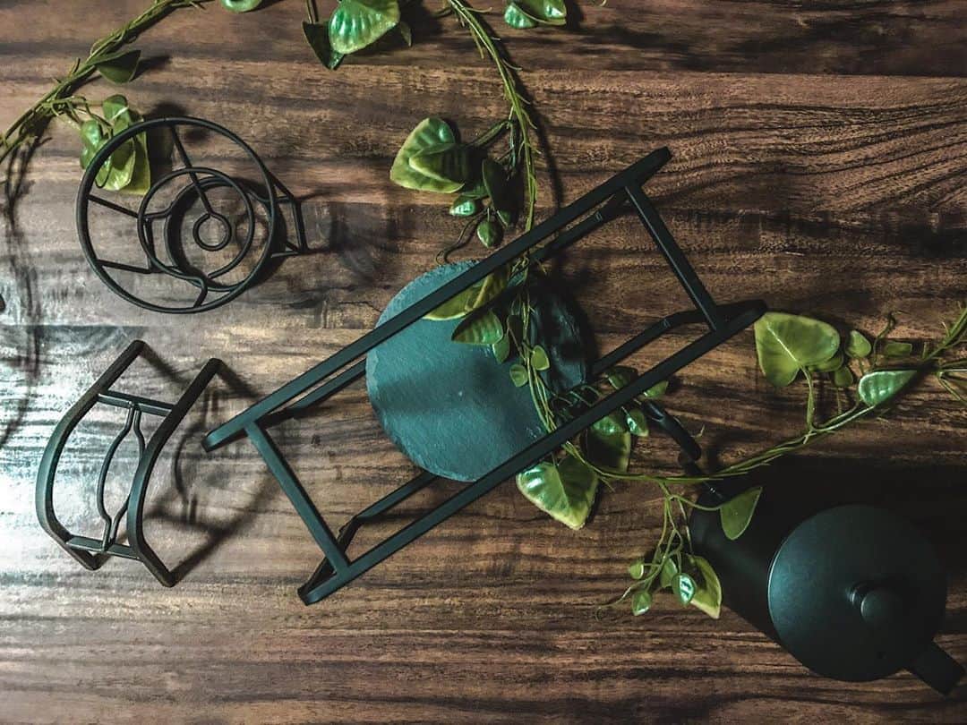 のインスタグラム：「: coffee brake ~♪  これあれば どこでも珈琲飲めるし  ほんと便利やわ 👏 インドアでもアウトドアでも スタメン確定 ☕︎ : #沖縄 #沖縄生活 #休日の過ごし方 #自然が好き  #珈琲 #珈琲時間  #珈琲のある暮らし  #珈琲好きな人と繋がりたい  #日々の記録 #ライフスタイル #ルーティン #コーヒー #コーヒータイム  #コーヒーブレイク #コーヒーのある暮らし  #コーヒー好きな人と繋がりたい  #カフェ #カフェスタグラム  #ソトアソビ #okinawa #okinawalife  #lifestyle #refresh #coffee #coffeetime  #coffeebreak  #coffeegear  #café  #goodvibes #yolo」