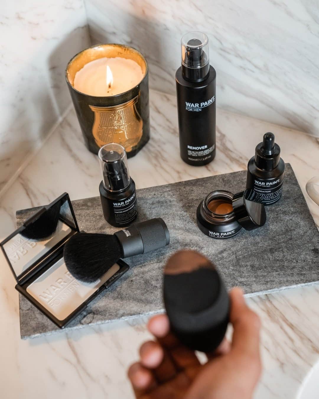 MR PORTERのインスタグラム：「If foundation, primer and concealer are not part of your grooming routine yet, there's a pretty strong chance they will be in the future. Men's makeup brand @warpaintformen is conquering any hang-ups men might have over makeup with an easy-to-use range of products that promise better-looking skin, instantly. Whether you're battling dark circles, acne scars, hyperpigmentation or tired-out skin, this stuff will lead you to victory. #MRPORTERatHome」