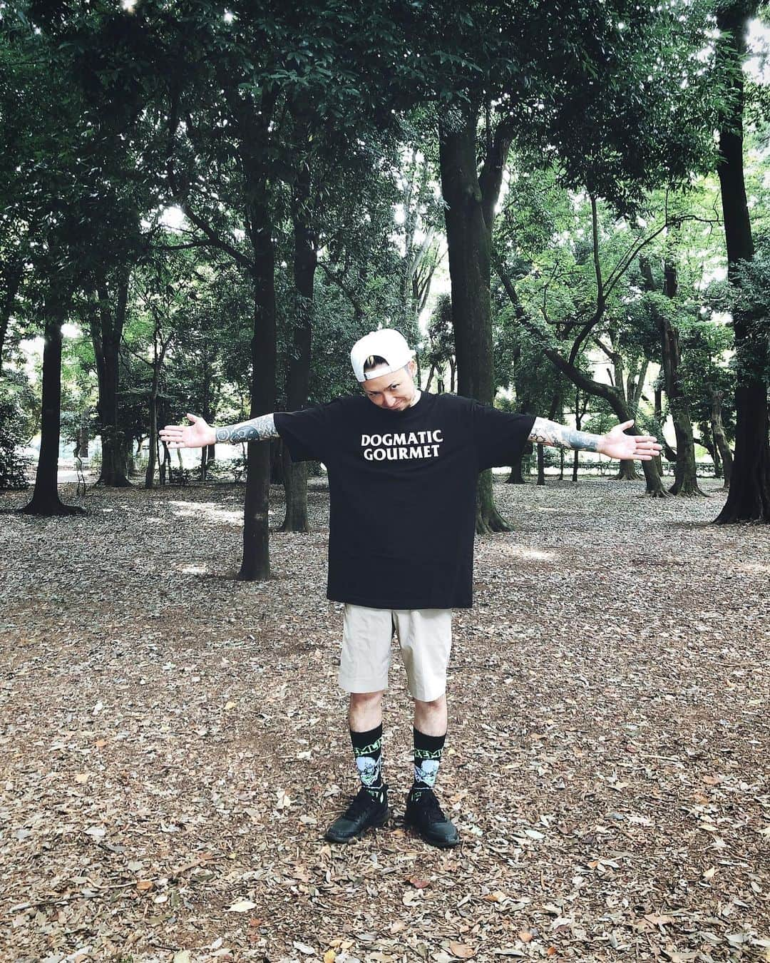 MAH さんのインスタグラム写真 - (MAH Instagram)「ナオキ @naoki_10feet  がTシャツくれた！ @dogmaticgourmet だってよ！知らんけど」9月1日 20時18分 - mahfromsim