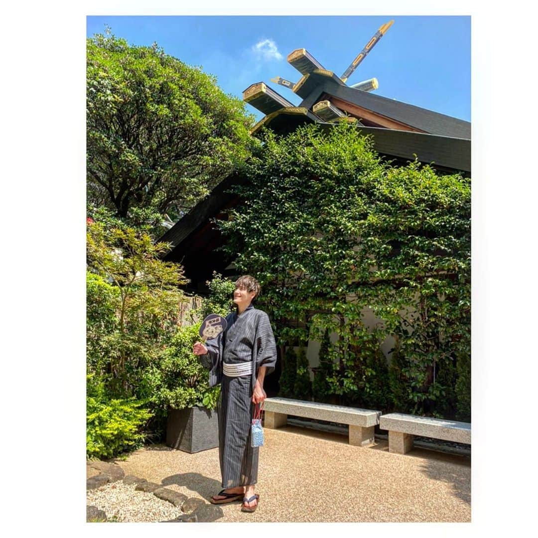 向山毅さんのインスタグラム写真 - (向山毅Instagram)「#yukata #style #part1 #japan #culture #japanesestyle  #浴衣 #パワースポット #巾着 #AKOMEYA #TOKYO #うちわ @akomeya_tokyo  #和装男子 #和装好き #風鈴  #summer #vacation #sky #temple  #sightseeing #smile #followｍe」9月1日 20時36分 - take_solidemo