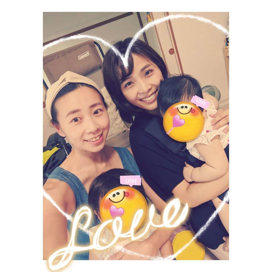 畠山智妃さんのインスタグラム写真 - (畠山智妃Instagram)「先日まみたん（@mamikato97 ）親子が遊びに来てくれましたょーん♡  母になった今は、会話の95％が子供の話…。  昔から考えたら不思議なことだけど、今となっては自然なこと☺  歌って踊って演じてるステージ上にいても、お家で育児中心となっても、 大切な人が一生懸命に生きていて愛に囲まれてたら嬉しいなと思うし、応援したり少しでも力になれればいいなって思う気持ちって変わらないんだろうなーと思う🍀✨  カワイイまみたんbabyを連れて、 うちに何度も来てくれてありがとう!!  私も二人連れてお出かけできるよーに、 世の中の様子と、猛暑と相談しつつまみたんちまで行くからねー＼(^o^)／  それに…誰と話してても必ず思ってしまうのは、、、  外におでかけしたぁぁぁあい!!!!!!です。  またそれが可能になった際には写真アップしたいなーと思います😀」9月1日 20時48分 - chaki_wooper