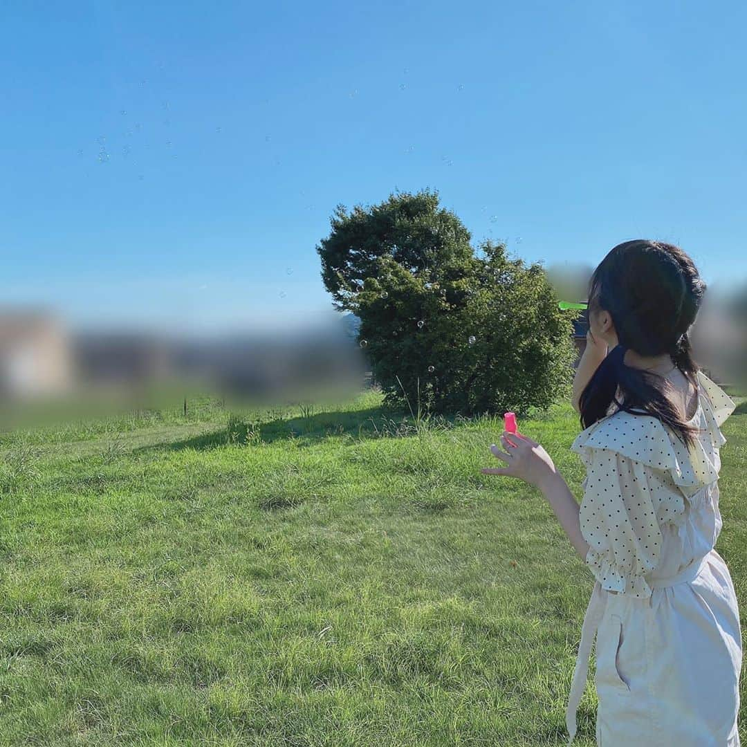 小川紗奈さんのインスタグラム写真 - (小川紗奈Instagram)「しゃぼん玉可愛く吹ける人尊敬する....｡❍﻿ ﻿ この日暑すぎてめちゃめちゃ汗かいたーーー ﻿ ﻿ ﻿ #しゃぼん玉 #シャボン玉 #夏 #夏の思い出 #公園 #自然」9月1日 21時00分 - sana_hkt48