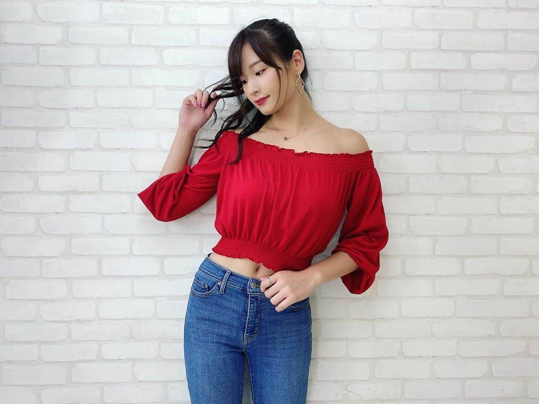 のインスタグラム：「. . . 配信ありがとうございました✨ 今日はsherbet深掘り回、 わたしの知らない話とかもあったり あーsherbetってほんとに仲良しで メンバーそれぞれがほんとに熱意とか あって素敵なグループだなって 思うことができました😊 みんな質問いっぱいありがとう❣️ . カラーしばりは赤トップスにした！ 最近涼しいから久しぶりに 大好きなスキニーも履けたし🙆🏻‍♀️ やっぱ赤すき♡黒も好き。笑 . . . -------------------------------- 〈イベントスケジュール〉 . ♧9月4日(金) 18:00〜RISE142 ♧9月5日(土) sherbet春生まれ組生誕祭 ♧9月6日(日) はなまる撮影会in名古屋 . -------------------------------- . #清瀬汐希 #インスタグラビア #グラビア #グラドル #奇跡の美神ディテール #follow #followｍe #likeforlikes #gravure #ootd #japanesegirl #instagravure #instagood #扎心了 #东京 #tokyo #萌 #粉我 #좋아요환영 #赞 #偶像」