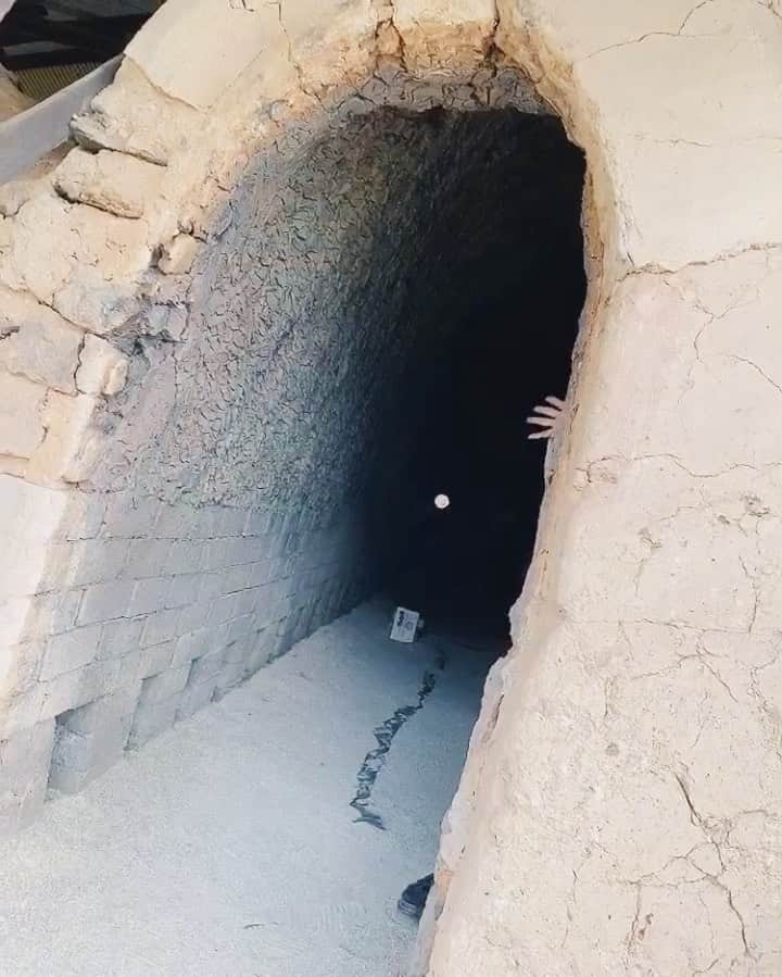 MIYUのインスタグラム：「﻿ ﻿ やっほー😊ひょっこり！﻿ (最後隠れ切れてない。笑)﻿ ﻿ ﻿ ﻿ ﻿ 今日からホームで﻿ 福岡ソフトバンクホークスとの3連戦です✨﻿ 予告先発は山本由伸投手！﻿ ﻿ ﻿ ﻿ 先週の勝利を今日も繋げれるよう﻿ 皆様、本日もバファローズへのご声援﻿ 宜しくお願いします✨﻿ ﻿ ﻿ ﻿ ⋆٭⋆⚾︎- - - - - - - - - - - - - - - - -⚾︎⋆٭⋆﻿ ﻿ ﻿ ﻿ ストーリーズにも書きましたが…﻿ 去年の今は千葉遠征でした☺︎︎﻿ ﻿ ﻿ ﻿ その前の年に観戦へ行った場所での﻿ パフォーマンス。﻿ 両方の景色を見ることができて﻿ すごく嬉しかったな☺️✨﻿ ﻿ ﻿ ﻿ そしてCHALがサプライズで﻿ 千葉まで来てくれたのも﻿ 最高の思い出✨(幻かと思った。笑)﻿ ﻿ ﻿ ﻿ 1年って本当に早いですね…😌﻿ ﻿ ﻿ ﻿ #オリックス #Bs2020 #BsGirls #オリ姫﻿ #野球 #プロ野球 #オリックスバファローズ #超革新系﻿ #野球女子　#野球好き　#京セラドーム大阪﻿ #滋賀県　#滋賀観光　#琵琶湖　#自然　#信楽﻿ #baseball #ORIX #Buffaloes #BINNOVATION﻿ #MIYU #miyu_337  #🐼 ﻿ ﻿ ﻿」