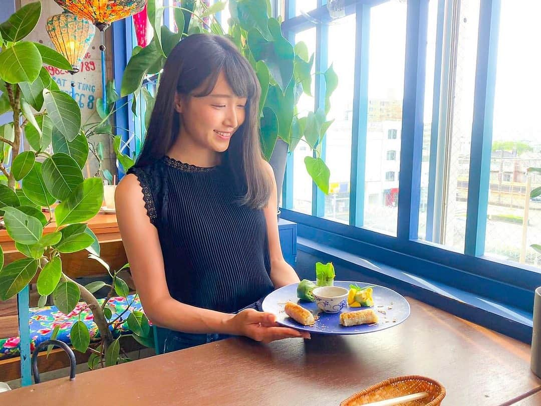 岩本恵美加さんのインスタグラム写真 - (岩本恵美加Instagram)「◌𓈒𖡼﻿ 焼津駅南にある 【Cafe Lam】🇻🇳 ⋆* ㅤㅤ フォーランチと ベトナムスイーツを。 ㅤㅤ 色が鮮やかで小物が可愛い店内に ほんわかした店員さんに癒されました💓 ㅤㅤ ┈┈┈┈┈┈┈┈┈┈┈┈┈┈┈┈┈┈┈┈┈ #焼津ランチ #ランチ #ベトナム料理 #焼津 #焼津グルメ #焼津カフェ #静岡カフェ #shizuoka #yaizu #cafe #vietnam」9月1日 12時06分 - emk_iwmt