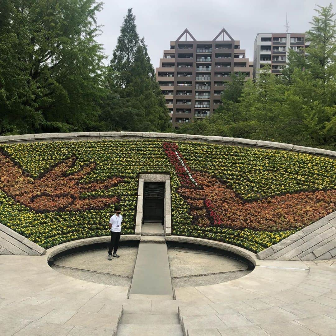 ヨネスケさんのインスタグラム写真 - (ヨネスケInstagram)「関東大震災から97年、両国横網公園。ここに逃げ込んだ何万人の人が炎に包まれて亡くなってます。合掌。 #関東大震災#9月1日#両国横網公園#地震」9月1日 12時27分 - yonesuke5656