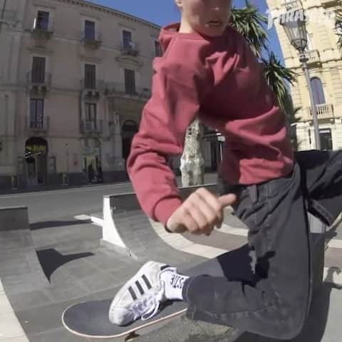 スラッシャーのインスタグラム：「🗣 GONZ from ABNORMAL COMMUNICATION Episode 3 🇮🇹」