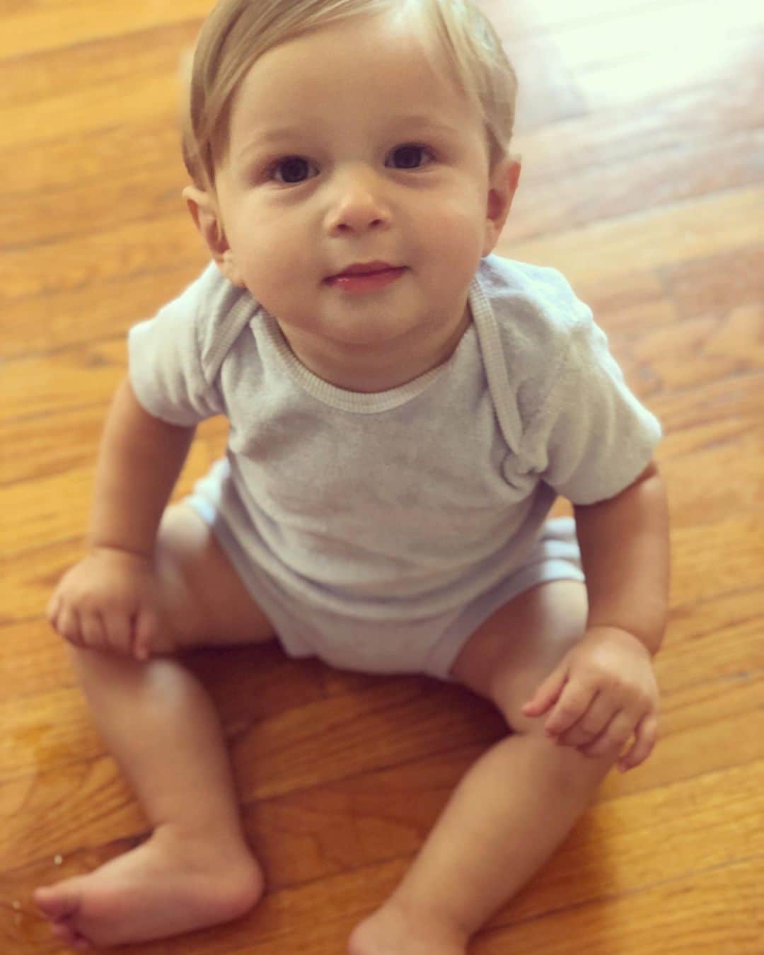 カミーユ・グアティのインスタグラム：「Please can I bottle you up... #mylove #myheart」