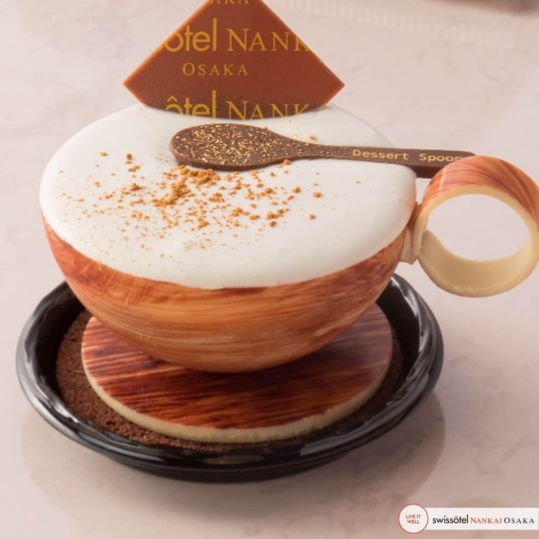 のインスタグラム：「コーヒームースが詰まったチョコレートの器でカフェインチャージ！「スイスグルメ」の9月のケーキはやみつきになりそうな予感。#スイスグルメ   A boost of caffeine in a rich chocolate bowl. Swiss Gourmet's cake of the month is too good to resist. #SwissGourmetOsaka #Cake #Coffee」