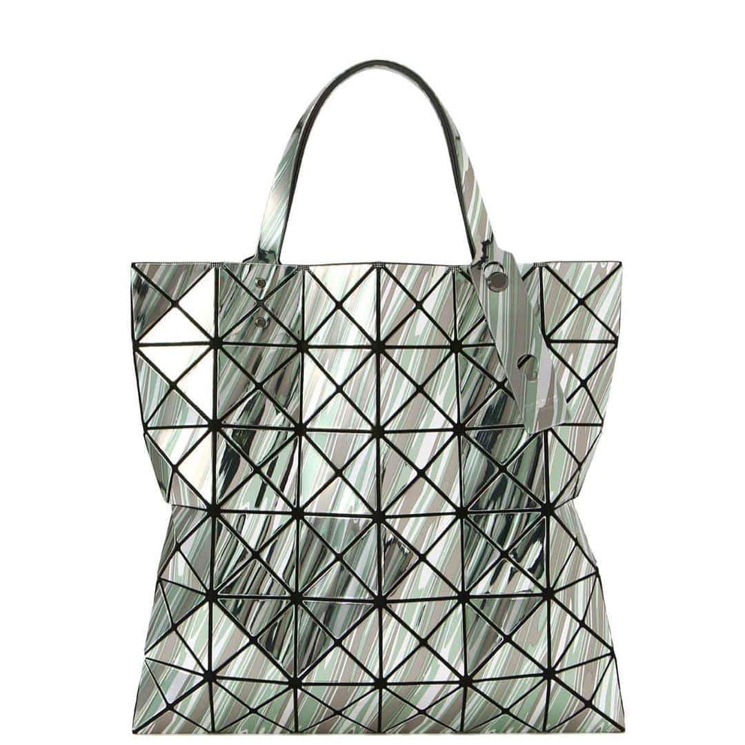 BAO BAO ISSEY MIYAKE Official Instagram accountさんのインスタグラム写真 - (BAO BAO ISSEY MIYAKE Official Instagram accountInstagram)「【NEW ITEM】DRAPE  RELEASE MONTH September, 2020 ※By country RELEASE MONTH may be different.  #baobaoisseymiyake #baobao #isseymiyake #tote #drape」9月1日 13時05分 - baobaoisseymiyake_official