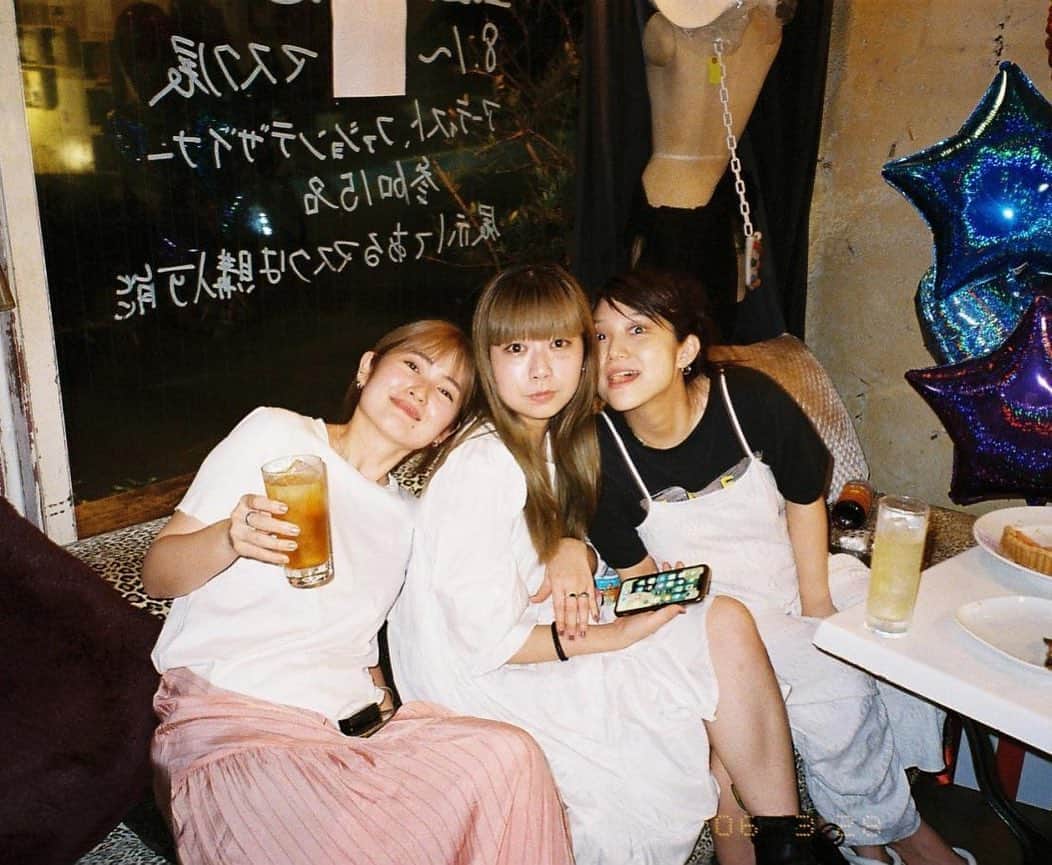 AYAさんのインスタグラム写真 - (AYAInstagram)「先日大好きな友のベイビーシャワーを🦋 キョンの大好きを集めて 嬉しそうな顔見れて幸せでした 8年前の夏にNYで仲良くなった私達 母になり、より一層輝いている〜！ 👶もうすぐ会えるね🦋 歳を重ねていく中で 新しい幸せが増えていく喜びを感じてます❤︎ お産頑張って！🌈 Congratulations on your pregnancy. You will soon give birth to a little Angel🌹✨」9月1日 13時11分 - ayaxxamiaya