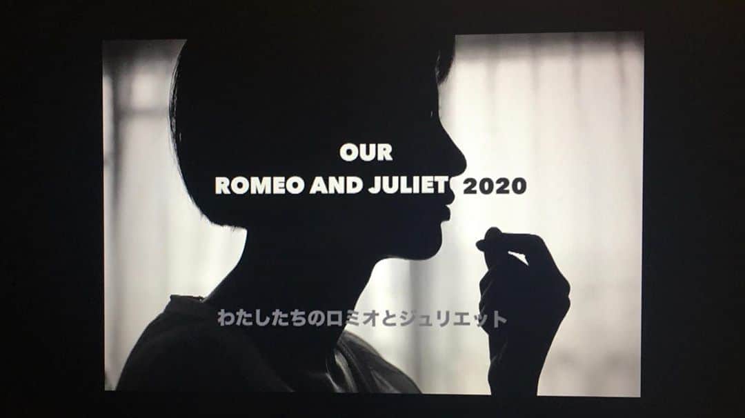 今村沙緒里のインスタグラム：「アートにエールを！ "ロミオとジュリエット"を元に 映像作品をつくりました🎬 2人の悲劇に隠された「ある秘密」は、 今のわたしたちの状況とも重なります。 「わたしたちのロミオとジュリエット2020」 出演・監督　今村沙緒里 音楽　笠松泰洋 写真　ハービー・山口 撮影　須田麻見 プロフィールにURL貼りますので ぜひ、ご覧ください＊ ・ 音楽家の笠松さんと11年ぶりにこの作品に挑み、 写真家のハービー・山口さんにもご協力いただき、 幻想的な世界を撮っていただきました📷 須田さんとは実験しながら撮影を。 今回は久しぶりに出演もしていて… (自分が出るか？10日悩みました。笑) 不安だったのですが、チームのみなさんが、 素敵なシーンを創ってくれました。感謝です＊ ・ 日本も世界も大変な状況が続きますが、 劇場や映画館、ライブ、エンタメ、アートを、 安全に楽しめる日が1日も早く訪れますように！ この作品に思いをこめました。 劇場への予告編です！ぜひ、ご覧ください★ ・ Second Director work. 「Our Romeo and Juliet 2020」 The world is still in very difficult situation. Theater,Cinema,Live,Entertainment,Art... I Hope the day will come soon that we are able to enjoy them safely！ I made this short movie a trailer for the Theater. Please check my profile URL★ ・ #movie #art #photography #creative #영화 #사진 #아트 #ロミオとジュリエット #アートにエールを #続きは劇場で」