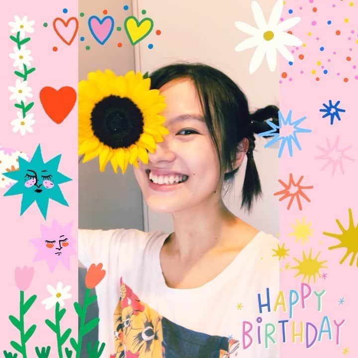 のインスタグラム：「🌞 9月生まれの方！ お誕生日おめでとうございます☺️ 素敵な一年になりますように✨ ㅤㅤㅤㅤㅤㅤㅤㅤㅤㅤㅤㅤㅤ 今月の #ツネからの誕生日動画 は向日葵と🌻」
