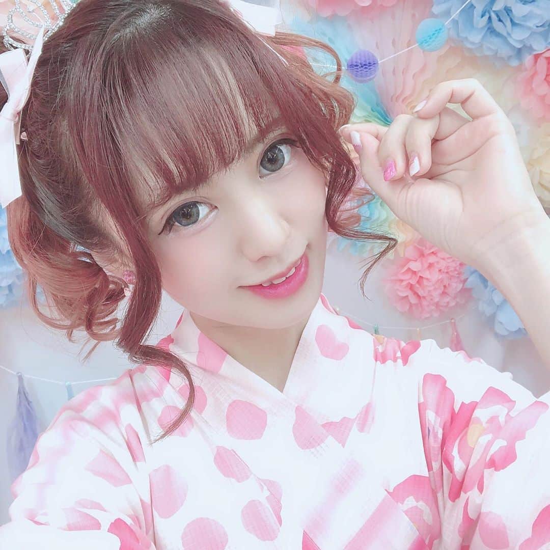 絵仁さんのインスタグラム写真 - (絵仁Instagram)「今日から9月だね🎀 ♡ ♡ ♡ @asakusa_niji さんで浴衣きせてもらったよ🎀 ♡ ♡ #ピンク浴衣 #pink #おだんごヘア #おだんごツイン #ツインテール #浅草着物レンタル虹 #浅草レンタル着物 #浅草レンタル浴衣 #浅草着物レンタル #浅草浴衣レンタル #浅草ネイルサロン虹 #浴衣レンタル可愛い #浴衣」9月1日 13時33分 - eni_tc