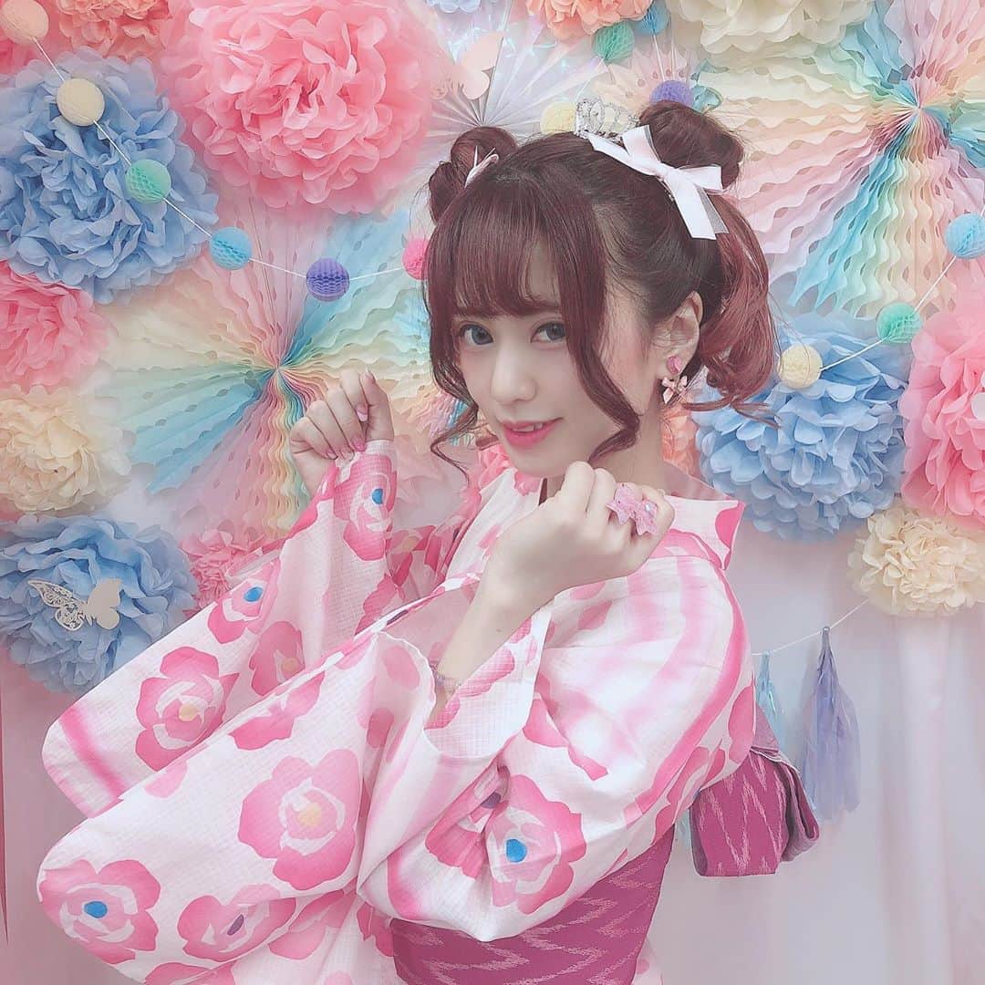 絵仁さんのインスタグラム写真 - (絵仁Instagram)「今日から9月だね🎀 ♡ ♡ ♡ @asakusa_niji さんで浴衣きせてもらったよ🎀 ♡ ♡ #ピンク浴衣 #pink #おだんごヘア #おだんごツイン #ツインテール #浅草着物レンタル虹 #浅草レンタル着物 #浅草レンタル浴衣 #浅草着物レンタル #浅草浴衣レンタル #浅草ネイルサロン虹 #浴衣レンタル可愛い #浴衣」9月1日 13時33分 - eni_tc