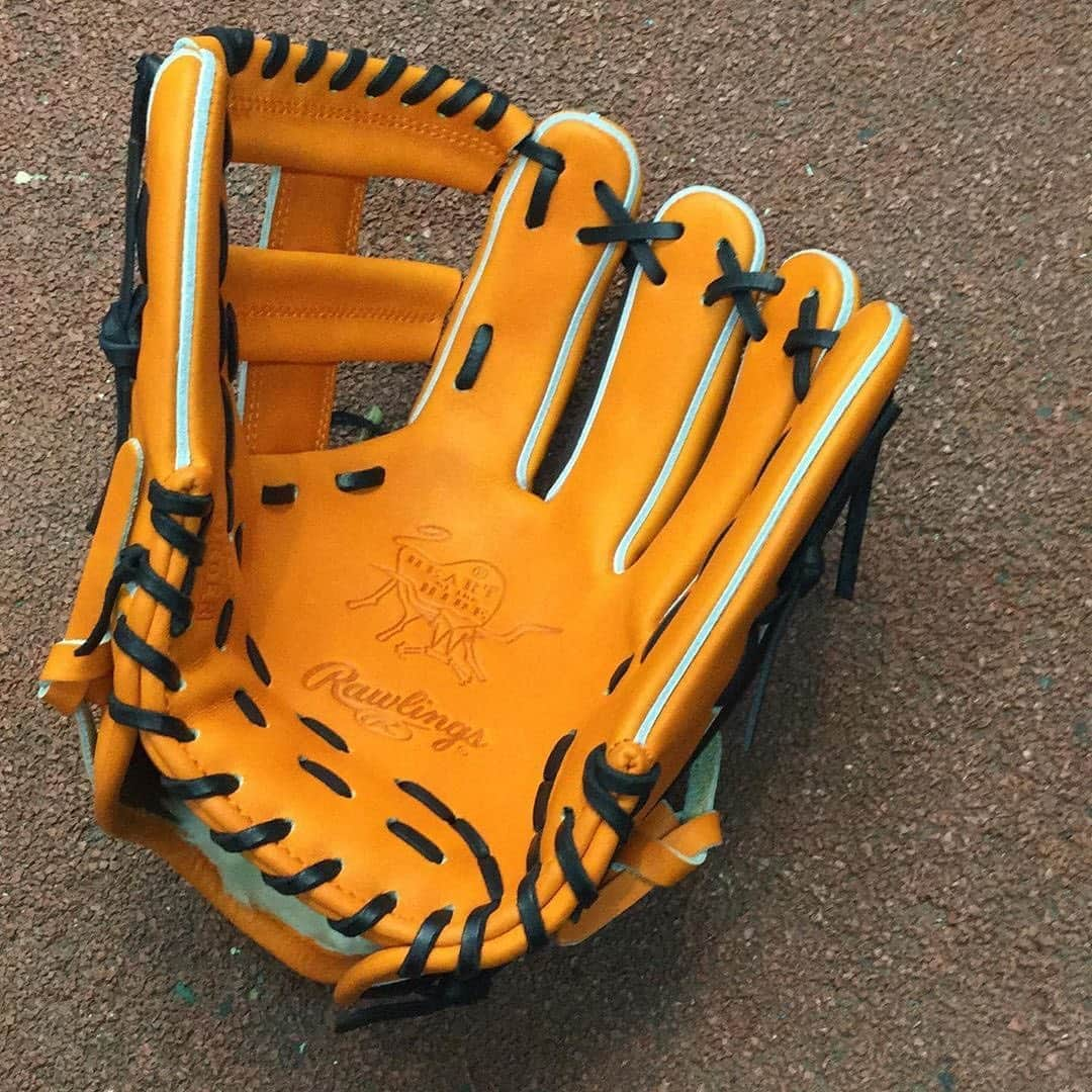 Rawlings Japanさんのインスタグラム写真 - (Rawlings JapanInstagram)「#Repost @baseman_tachikawa_official with @get_repost ・・・ ・ #ベースマン立川 #軟式 #オーダーグラブ #ローリングス ・ #少年野球#中学野球#高校野球#大学野球 #社会人野球#プロ野球#草野球#ソフトボール #baseball#BASEBALL ・ #ローリングス#ローリングスジャパン#Rawlings#rggc#ローリングスゴールドグラブクラブ#プロプリファード#HOH#hoh#グラブ#硬式グローブ#限定#店頭販売のみ#野球 @rawlings_japan_llc」9月1日 13時33分 - rawlings_japan_llc