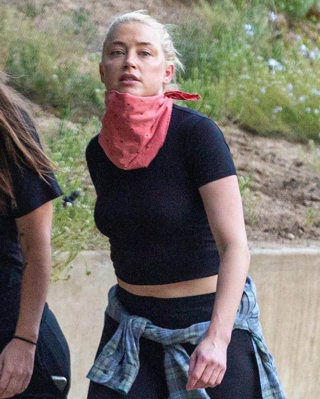 Just Jaredさんのインスタグラム写真 - (Just JaredInstagram)「Amber Heard goes for a late afternoon hike with a friend at Griffith Park in L.A. #AmberHeard Photos: Backgrid」9月1日 14時04分 - justjared