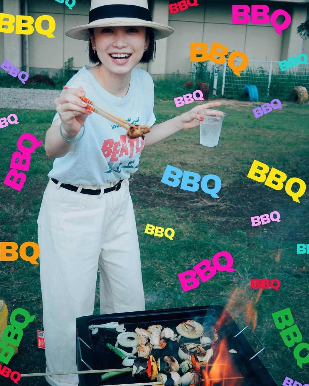 西田あいさんのインスタグラム写真 - (西田あいInstagram)「#ニシアイコーデ #bbq ・ 9月に入りましたね🍃 夏らしいこと、何かできましたか？ ・ 私はバーベキューなのに あえてのオールホワイトコーデ☆で、汚れるのに何で？と言われました。 汚れてもいいの。 オールホワイトが良かったの。 ・ ・ ・ #キャンプコーデ #アウトドアファッション #instafashion #ootd #ootdfashion #150cmコーデ #allwhiteoutfit #オールホワイト #ワントーンコーデ #hatstyle #ハットコーデ #帽子コーデ #バーベキュー #ニシアイチャンネル #ニシアイアート #ニシアイメイク #学校キャンプ #焼酎ハイボール #本格焼酎 #whiteoutfit」9月1日 15時28分 - nishidaai