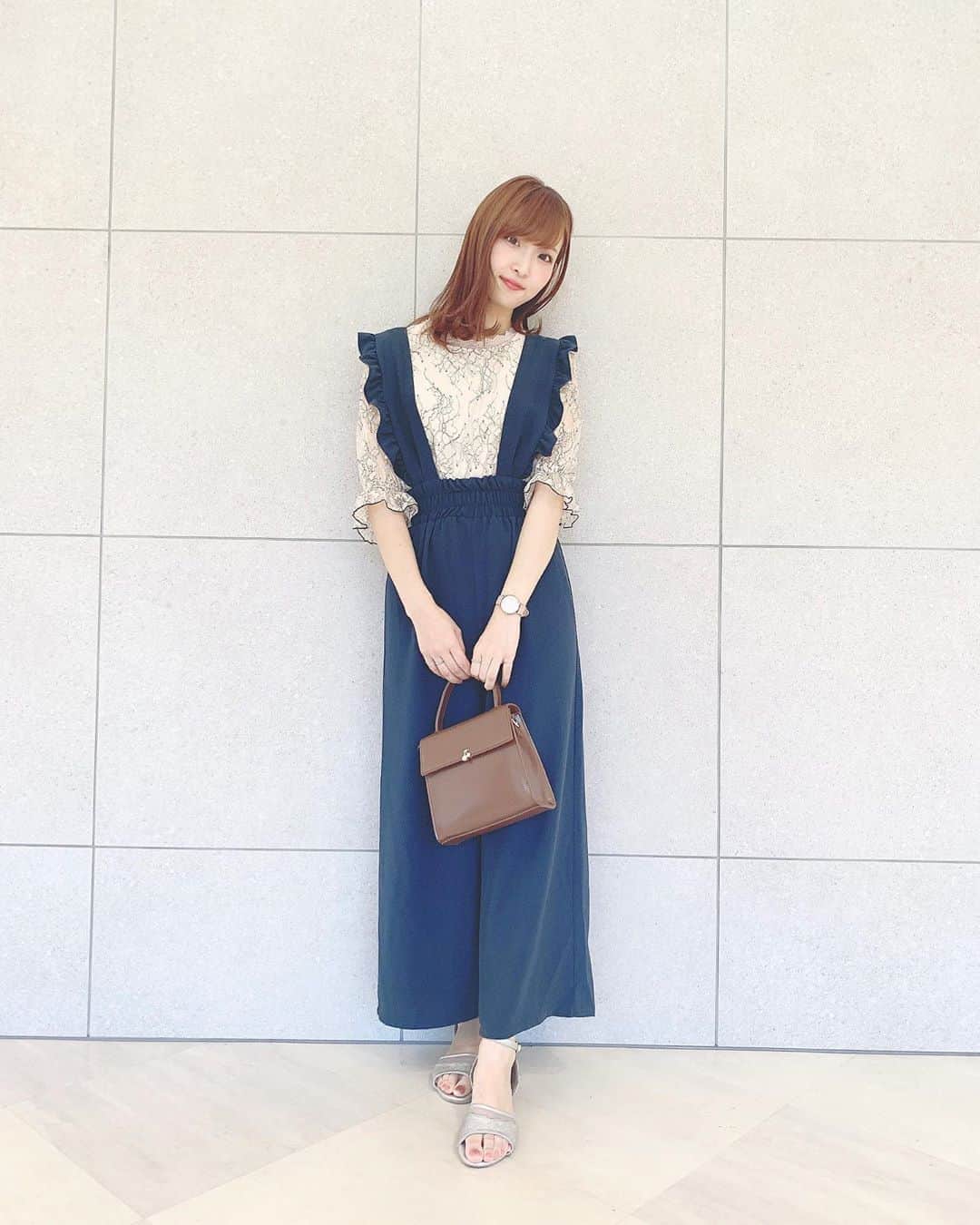 ときみつたかこさんのインスタグラム写真 - (ときみつたかこInstagram)「♡人気サロペコーデ♡﻿ ﻿  ♡tops  #バックリボンレースブラウス 💡#1007032501 ﻿ ♡bottoms  #﻿前後2wayフリルサロペット ﻿💡#1007059301 ﻿ ♡shoes  #シアースカラップサンダル﻿ 💡#1003114702﻿ ﻿ ♡bag  #cherryモチーフショルダー 💡 #1003125500」9月1日 21時19分 - takako_tokimitsu