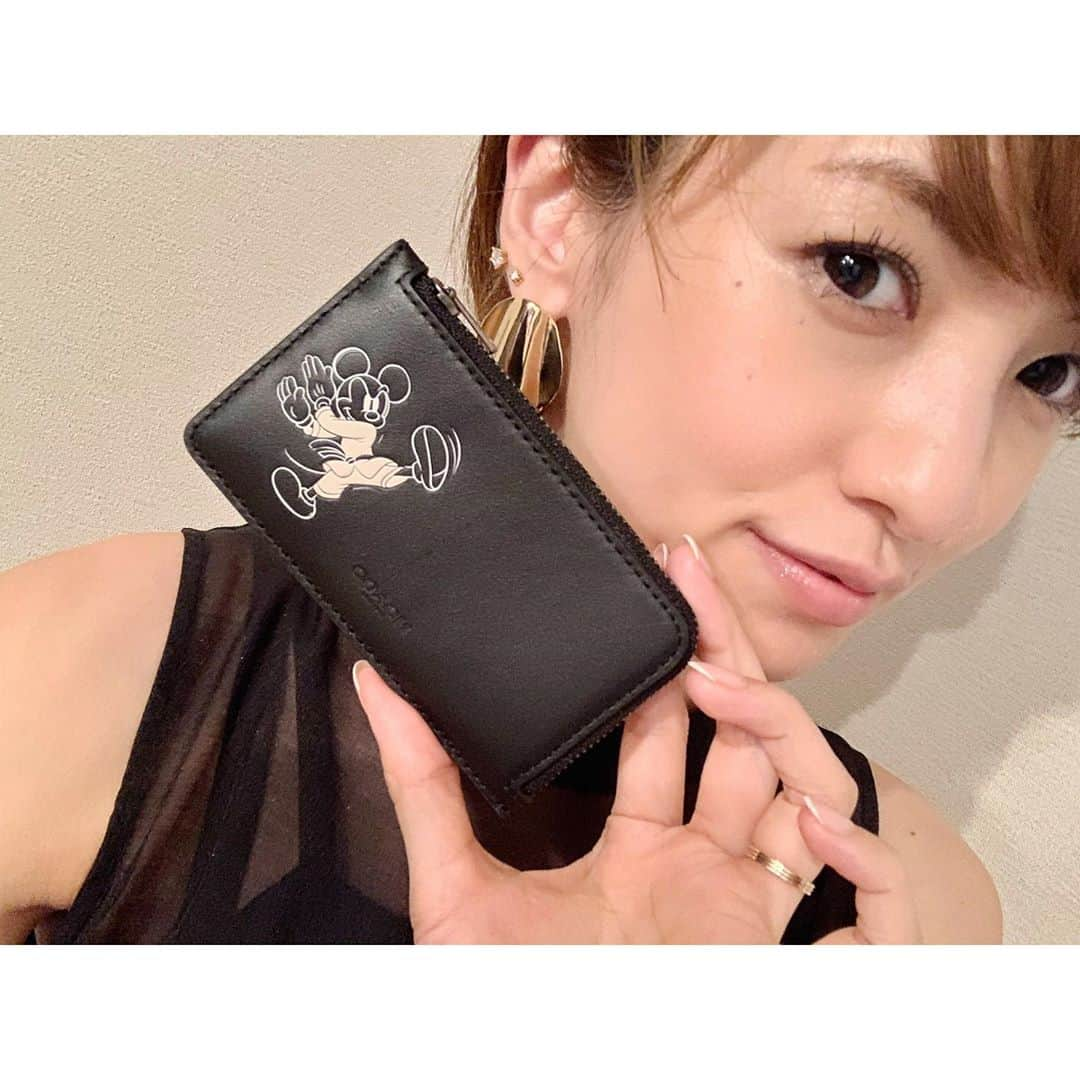 南明奈さんのインスタグラム写真 - (南明奈Instagram)「DISNEY×COACHのカードケース✨ @coach  #coachny #disneyxcoach #disney」9月1日 15時50分 - akinaminami