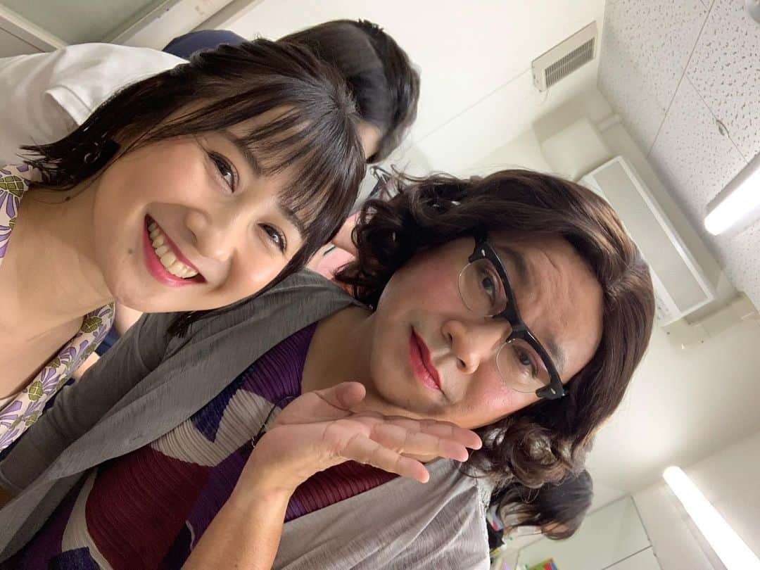 糸数美樹のインスタグラム：「台風9号、まだまだ吹き返しの風に注意してね。  さて明日は待ちに待った特番オンエアの日！ 産後初のテレビ出演です。  みんな大好き賀数仁然さんと、 プライベートでも仲良しのメリアンとゆりとの初共演！ 妊娠中に励ましてくれたり、台湾に旅行に行ったり同じ年の仲良しコンビでございます。 . . . ずっと一緒に仕事したいねー言ってての念願叶っての番組出演👏 現場もしにかん楽しかった！！　　 . . . 明日はウークイなので家族みんなで是非みてねー！ . . . 9月2日水曜日19時〜 RBC3チャンでーす♫」