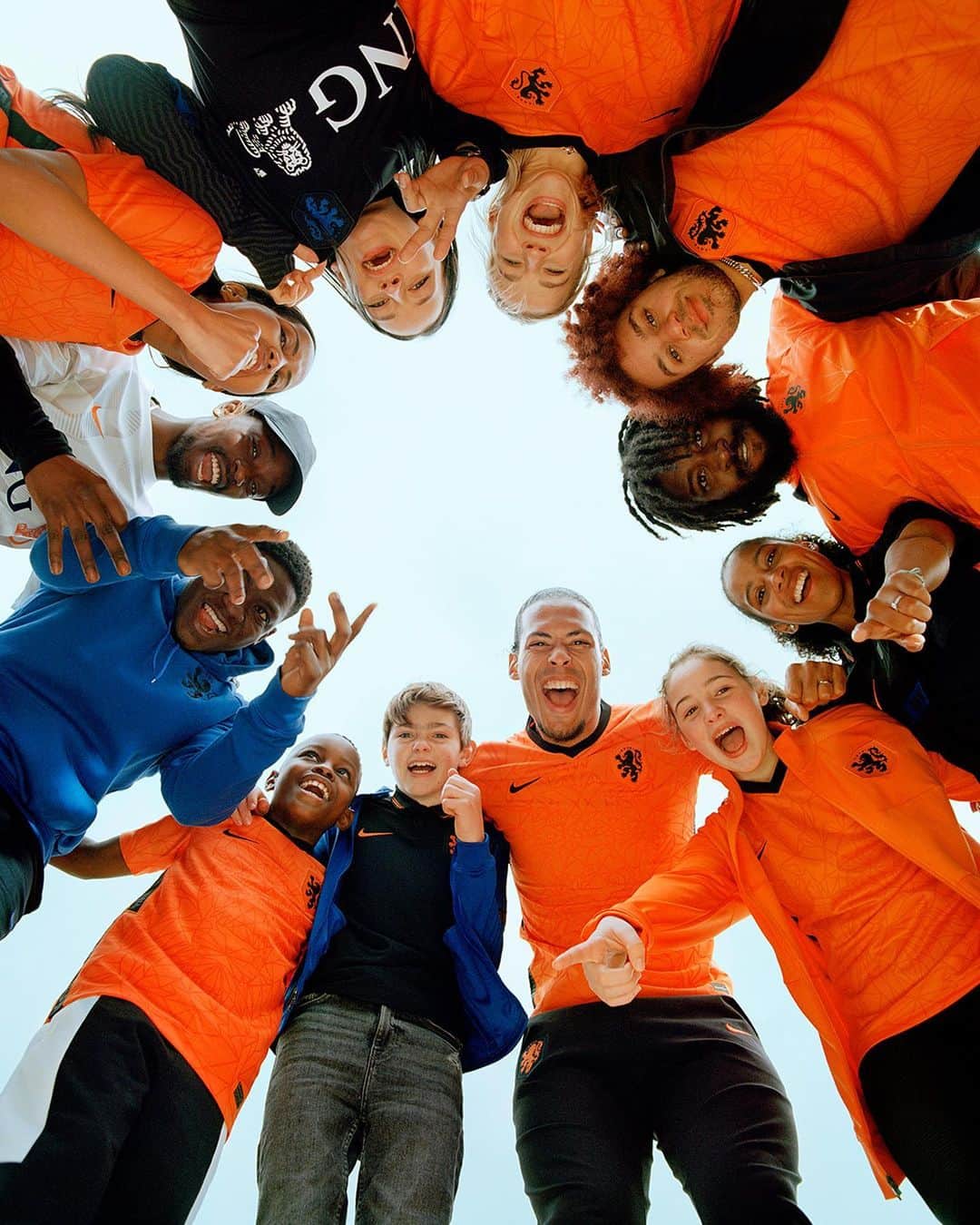 ジャッキー・グローネンのインスタグラム：「Together we are the future of football. #YouCantStopUs  Always Oranje. Can’t wait to wear the new @nikefootball @OnsOranje jersey. Out now, check out my stories to shop! 🧡  Throwback to when we could still come together safely but please make sure you stay safe and keep following social-distancing guidelines in your area.」