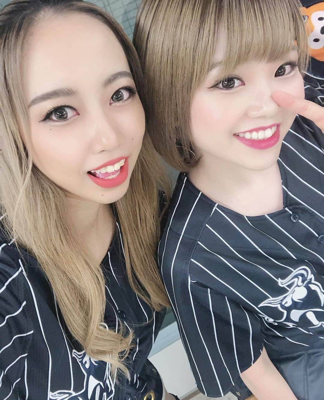 CHALさんのインスタグラム写真 - (CHALInstagram)「.﻿ @natsu_bsgirls_358 🤍﻿ (と、バファローズ☆ポンタ🥰笑)﻿ ﻿ 本日から﻿ 福岡ソフトバンクホークスとの3連戦！﻿ ﻿ 気合い入れていくぞぉぉー！﻿ ﻿ ﻿ #ダンス #chal_312 #野球好き﻿ #オリックス #Bs2020 #BsGirls﻿ #野球 #バファローズ #オリ姫﻿ #baseball #プロ野球 #ORIX #buffaloes﻿ #オリックスバファローズ #avex」9月1日 16時12分 - chal_bsgirls_312