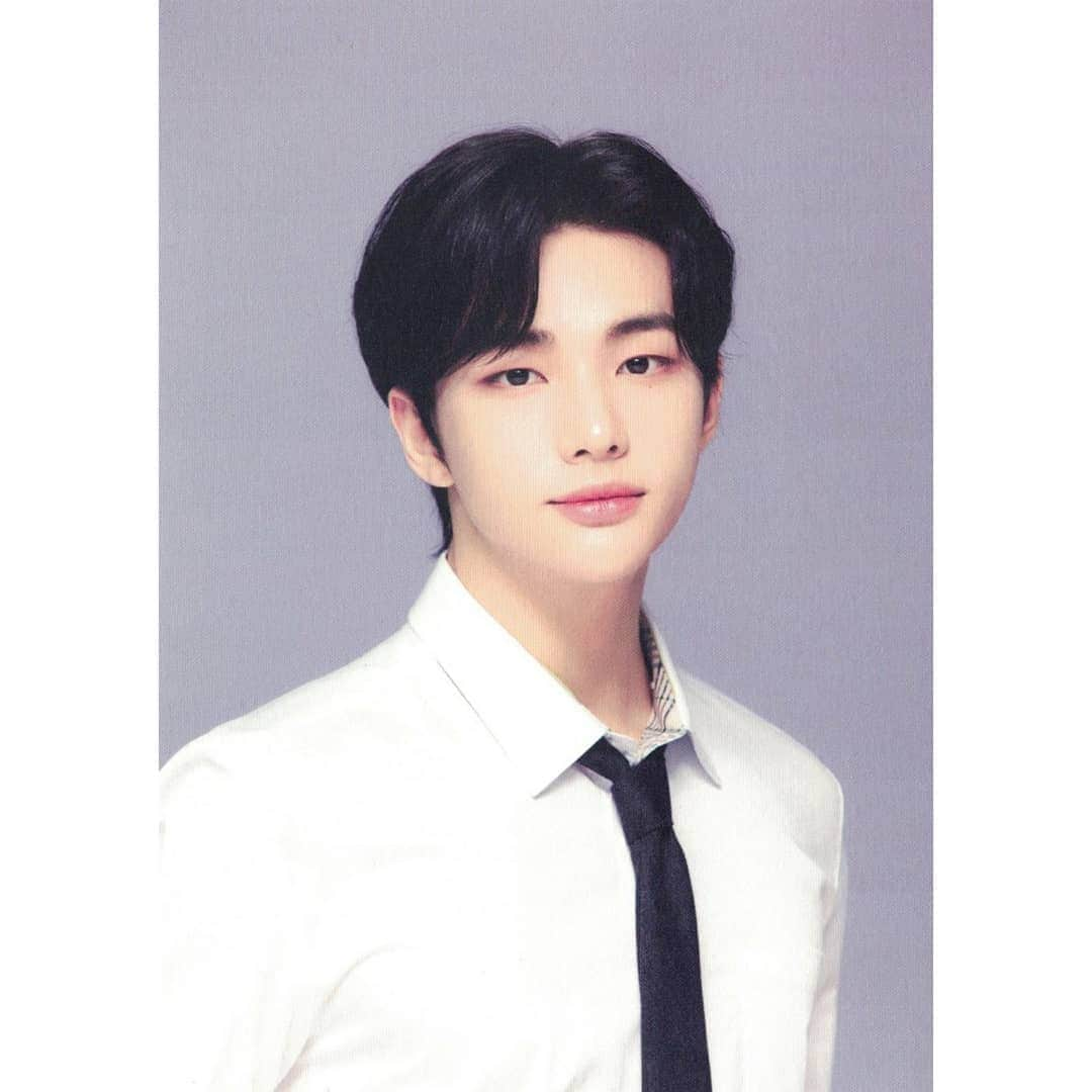 ファン・ヒョンジンさんのインスタグラム写真 - (ファン・ヒョンジンInstagram)「HWANG HYUNJIN STAY IN PLAYGROUND SCAN #현진 #Hyunjin #StrayKids #스트레이키즈 #IN生 #INLIFE #StrayKidsComeback #YouMakeStrayKidsStay . . Cr: rramkz -Yuchan🐰- #HwangHyunjin #Hyunjin #황현진 #현진 #real_hyunjinstraykids #Kimseungmin #jeongin #changbin #in #leeknow #minho #han #jisung #seungmin #bangchan #Felix #hyunjinstraykids #hyunjinvideo #kpop #straykidsvideo #straykidspicture #memestraykids」9月1日 16時31分 - real.hyunjinstraykids