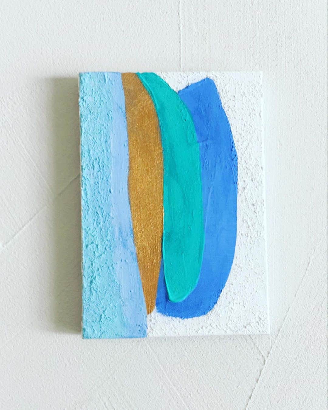 SHANTIさんのインスタグラム写真 - (SHANTIInstagram)「Summer Art Series 小さな夏を切り取って壁に掛けてみた。いつでも爽やかにリフレッシュ。全て一点物の作品。興味がある方はDMして下さい。サイズや価格ご案内します🐬  medium: acrylic on canvas  1) 8歳の夏　  SOLD *acrylic & washi on box canvas  2) No title   3) Icy Summer  4)海ぽかーん  #acrylicartwork #acrylicpainting #affordableart #アートのある暮らし #アクリル画 #絵を飾ろう #絵のある暮らし #かわいいアート #アート好き #自由な暮らし #スローライフ #海アート #湘南アート #逗子ライフ #アクリル画 #アクリル絵の具 #夏休み #夏を感じるインテリア #逗子アート」9月1日 16時58分 - shantimusic