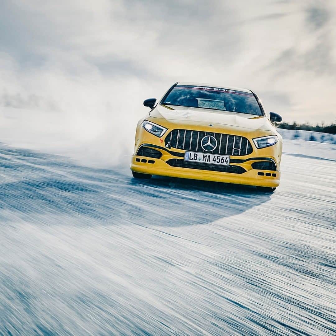 Mercedes AMGさんのインスタグラム写真 - (Mercedes AMGInstagram)「No matter if summer or winter, beginner or professional, the AMG Driving Academy will push your #DrivingPerformance to the max. Stay tuned for our upcoming program and experience the #WorldsFastestFamily first hand. amg4.me/AMGExperiences1 #MercedesAMG #AMGDrivingAcademy #AMGExperiences #WorldsFastestFamily」9月1日 17時00分 - mercedesamg