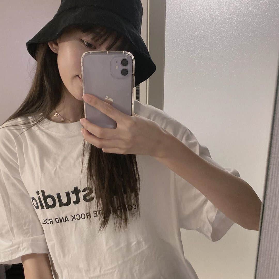野島樺乃のインスタグラム：「踊った後のTシャツしわくちゃ、 . . #バケハ #vivastudio #tシャツ」