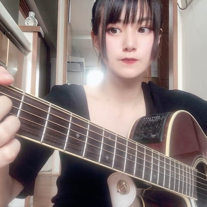 北原ゆかのインスタグラム：「久々に即興ソング歌いました。  題名:「もはや運命だい」」