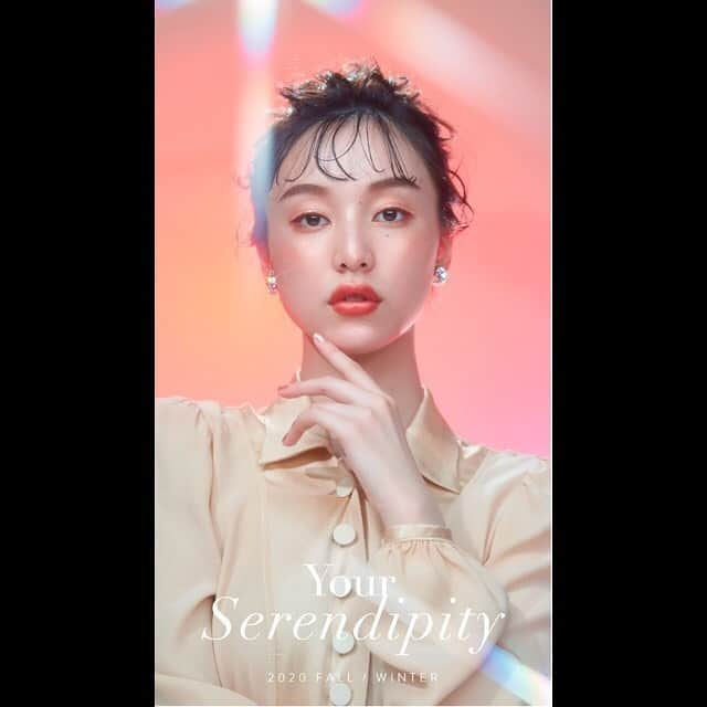 山田愛奈さんのインスタグラム写真 - (山田愛奈Instagram)「.  2020 FALL/WINTER  TREND MAKE UP 【Your Serendipity】  新ビジュアルを担当しています よろしくお願いします。」9月1日 17時29分 - aina_yama