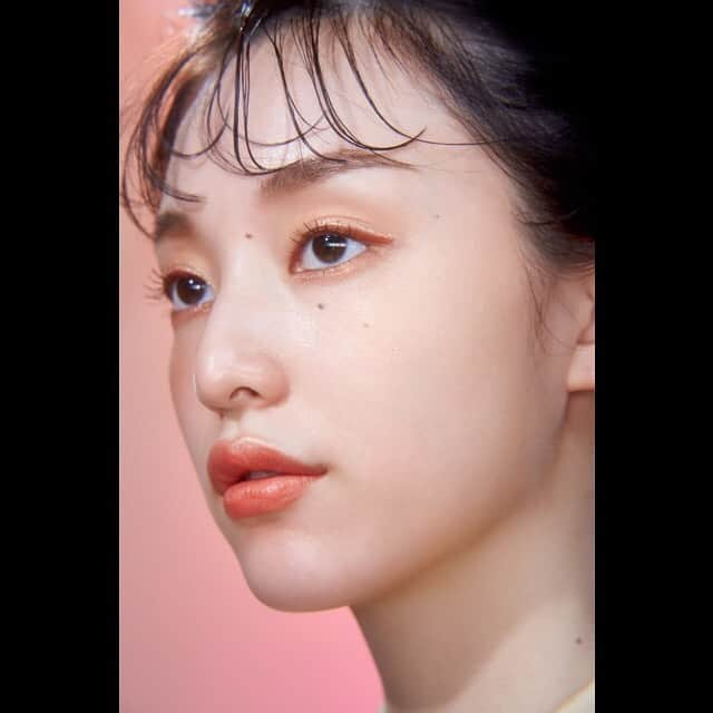 山田愛奈さんのインスタグラム写真 - (山田愛奈Instagram)「.  2020 FALL/WINTER  TREND MAKE UP 【Your Serendipity】  新ビジュアルを担当しています よろしくお願いします。」9月1日 17時29分 - aina_yama