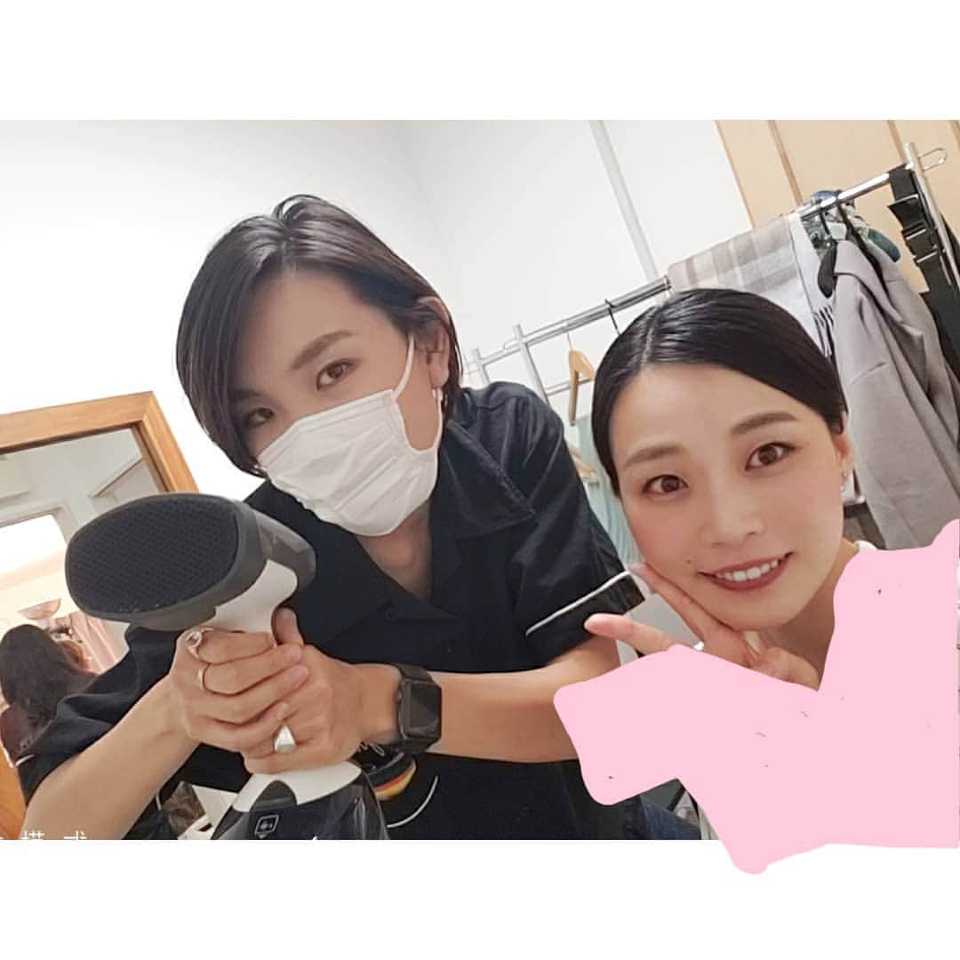 本田珠規のインスタグラム：「今日は朝から家電メーカー様の広告撮影でした♡ また情報解禁になったらご報告します♪ . そして、嬉しい再会！！！ . 去年の12月に広告撮影でご一緒した はるかさんに再会♡ . . 毎回違う現場だったりすると 始めましての方が多かったりするので、 とっても嬉しい♪ おかげさまで、すぐに緊張がとけました♡ . . . またご一緒できますように♪♪♪ . . . . #撮影#モデル#広告撮影#スチール撮影 #ムービー撮影#OL風」