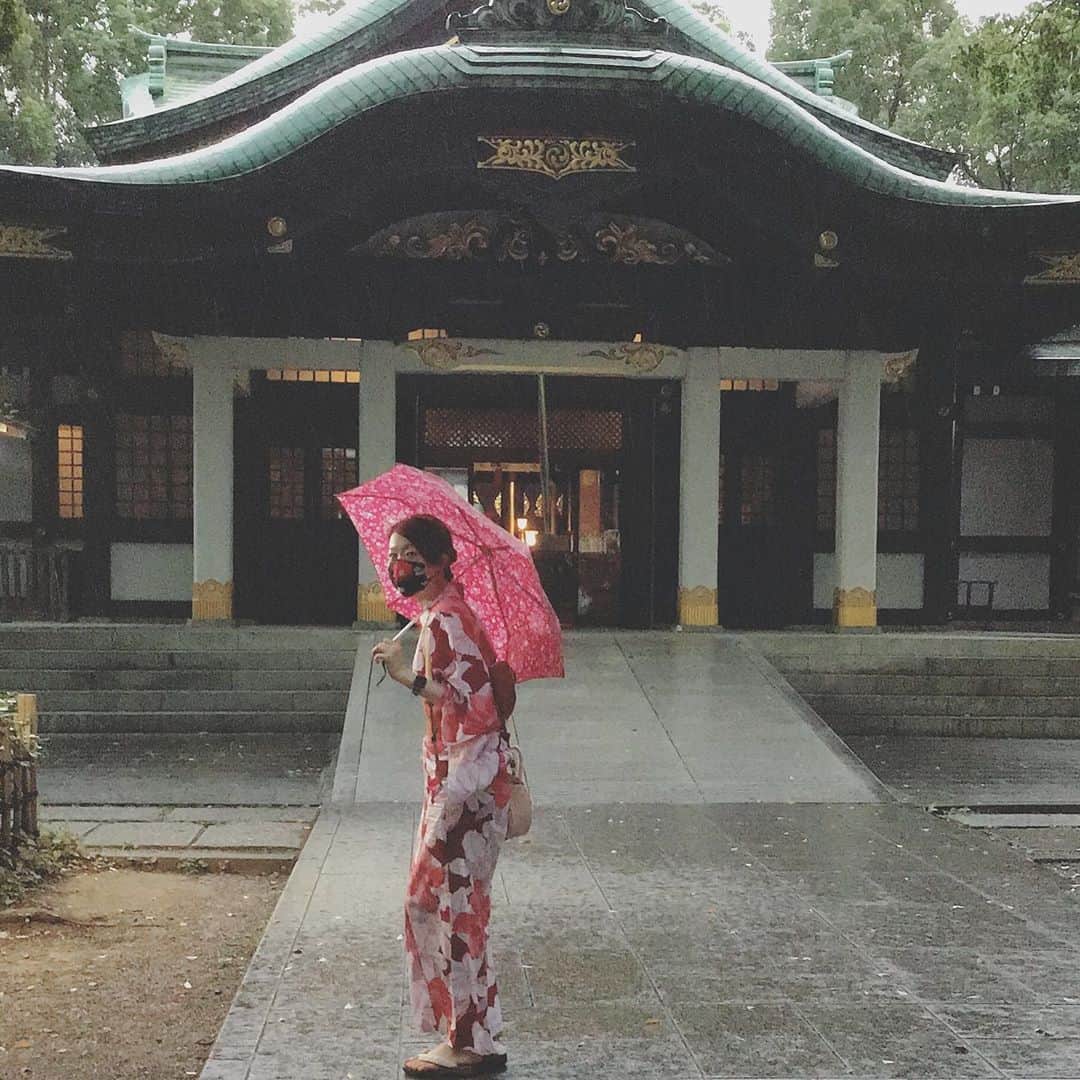 木谷有里さんのインスタグラム写真 - (木谷有里Instagram)「・ 浴衣を着る機会が少ない夏でした👘 ・ なにもない日に浴衣を着て出かけるのもいいですね☺︎ ・ 先日アップした動画をご覧いただいた通り突然の豪雨とカミナリで大変なことになりました😱  #浴衣　#yukata #lily #summer #japan #まさかの土砂降り #雷」9月1日 17時41分 - kitani_yuri