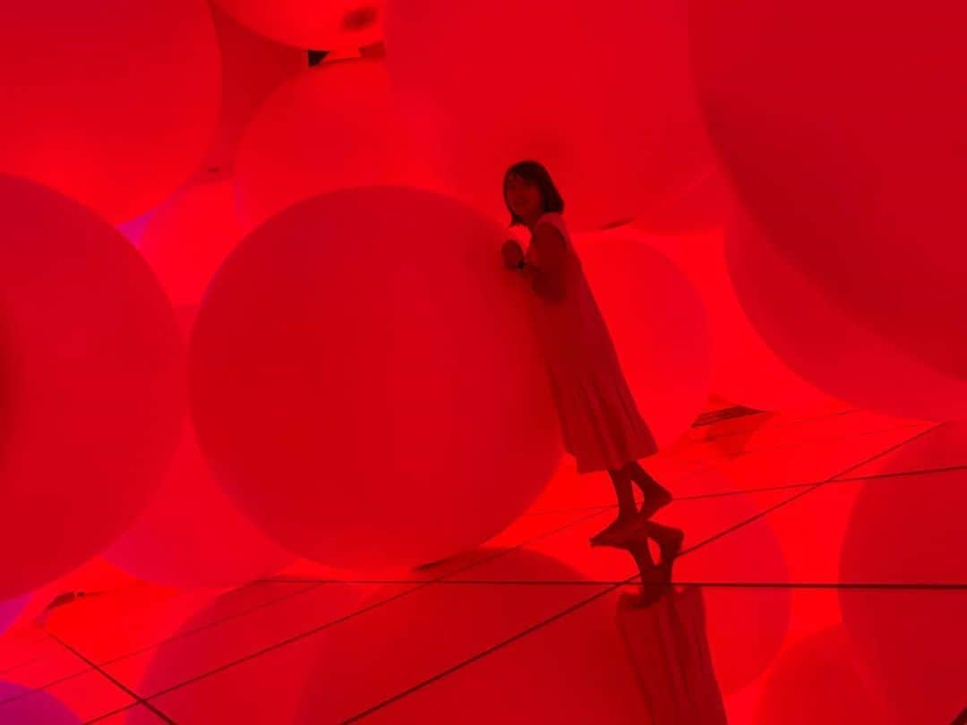 細田阿也さんのインスタグラム写真 - (細田阿也Instagram)「@teamlab.planets  @teamlab  #teamlabplanets #teamlab   #未来が拓けますように　  #豊洲　#チームラボ　#チームラボプラネッツ」9月1日 17時47分 - hosodaaya