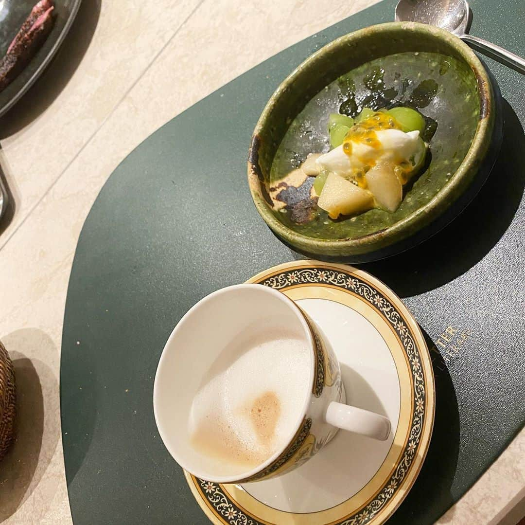 May Pakdee メイ パクディさんのインスタグラム写真 - (May Pakdee メイ パクディInstagram)「Modern Italian 🙈🍽 beef was beautiful- only salt & pepper needed😌 desert ice cream with olive oils was delicious 💕. . . . モダンイタリアン🇮🇹 ステーキが美味しすぎました😋🍽. . . .  #italian #Tokyo #Japan #foodphotography 😋#イタリアン #東京 #美味しい #kプリュス」9月1日 18時09分 - maypakdee