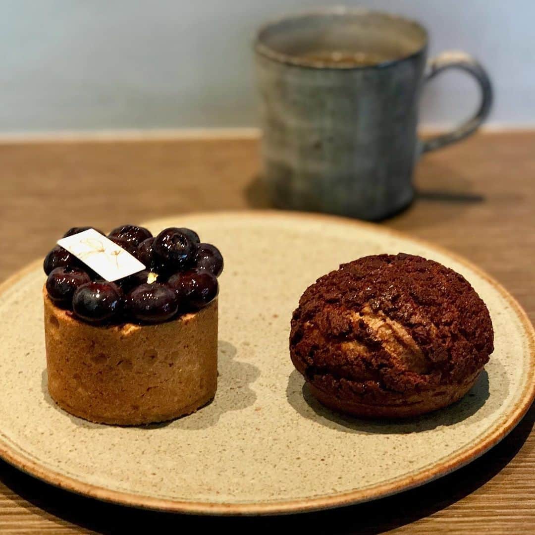 The Japan Timesさんのインスタグラム写真 - (The Japan TimesInstagram)「In his latest column, food writer Robbie Swinnerton (@tokyofoodfile) looks at some of the newest eateries in Tokyo — including Patisserie Ease — along with some restaurants that are closing for good. Owner @keisuke_oyama_ease prepares a dozen fresh confections each day, most of which are available for both take-out and eat-in — but be prepared to queue. Click on the link in our bio for the full story. 📸 Robbie Swinnerton (@tokyofoodfile) . . . . . . #Japan #Tokyo #PatisserieEase #desserts #sweets #dessert #japanesefood #travel #japantravel #日本 #東京 #食べ物 #お菓子 #菓子 #デザート #甘いもの #旅行 #食事 #美味しい #🍰」9月1日 18時33分 - thejapantimes