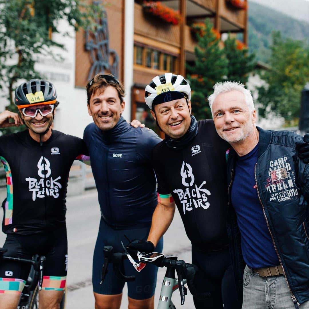 ファビアン・カンチェラーラさんのインスタグラム写真 - (ファビアン・カンチェラーラInstagram)「@chasingcancellara Zürich-Zermatt 2020 😍 Once again a fantastic day on the bike - met so many people and heard inspiring stories. 🤩 Congrats to all participants for this great achievement and thanks @janvberkel for being my team partner! 🚴🏽‍♂️🙌🏼 📸 @berner.cycling.league  #WeRideZurichZermatt #ChasingCancellara #ZurichZermatt #cycling」9月1日 18時40分 - fabian_cancellara