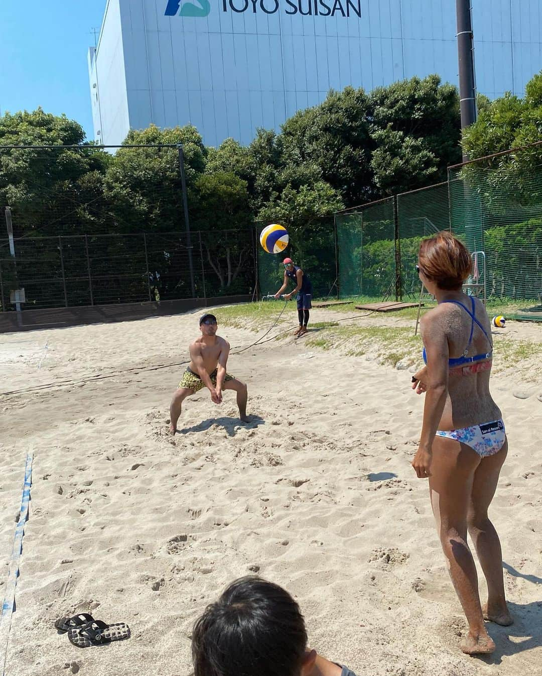 大友愛さんのインスタグラム写真 - (大友愛Instagram)「夏の思い出🏝 龍くんがなかなかやるって知った日🤣  ただ構えがびみょーー😂  しゅりの水着の小ささに毎回驚いく😳 @miki_ishii1107.koshikawa  @kawabata1129   コロナもあって今年はいろんなところ行けなかったけど それなりにいい夏を過ごせたなぁー❤️❤️  思い出picつづく」9月1日 19時02分 - ai_dayooon