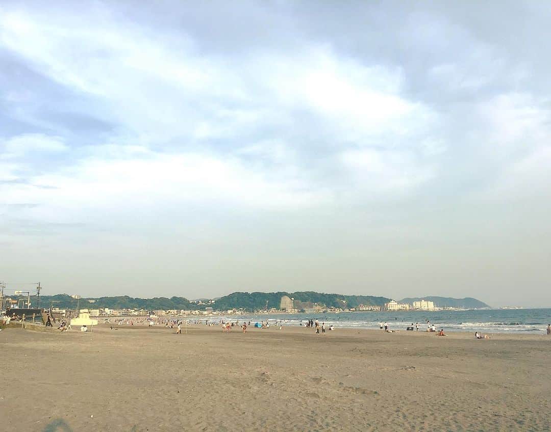 KAI_SHiNEのインスタグラム：「海の家がない地元の夏。  何だか不思議な感覚だったけど、 二度と無いはずと思えば、貴重なシーンだったのかも、ね。」
