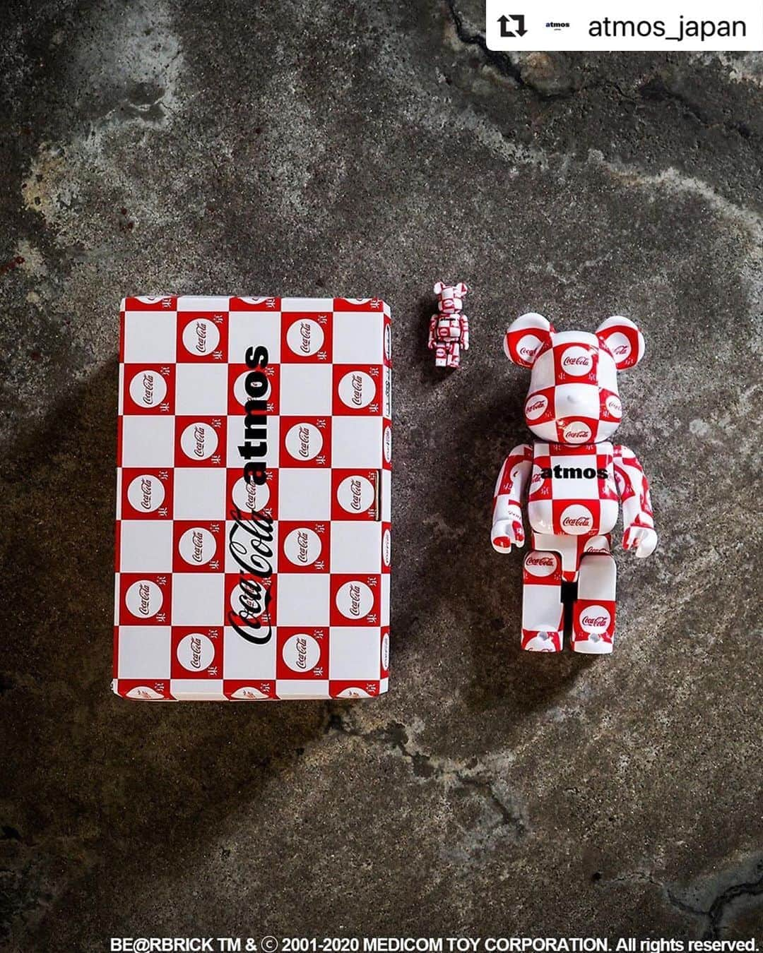 MEDICOM TOYさんのインスタグラム写真 - (MEDICOM TOYInstagram)「#Repost @atmos_japan with @make_repost ・・・ . 9/5(SAT)よりBE@RBRICK atmos Coca-Cola 100% & 400% TOKYO Ver.が登場！ MEDICOM TOYのBE@RBRICK、超大手飲料メーカーであるコカ・コーラ、そしてアトモスのコラボレーションアイテム第二弾。今回は昨年12月から4月までatmosプロペラ通り店で開催されていたCoca-Cola Pop Up Shopでのみ使われていたExclusive LogoがBE@RBRICKに落とし込まれている。400％と100%のセットとなる。 . BE@RBRICK atmos Coca-Cola 100% & 400% TOKYO Ver. has appeared from 9/5 (SAT)! A 2nd collaboration item of MEDICOM TOY's BE@RBRICK, super major beverage maker Coca-Cola, and Atmos. The Exclusive Logo used only at the Coca-Cola Pop Up Shop, which was held at the atmos Propeller Street Store from December to April last year, has been incorporated into BE@RBRICK. It is a set of 400% and 100%. . #atmos#atmosjapan#bearbrick#medicomtoy#アトモス#ベアブリック#東京」9月1日 19時13分 - medicom_toy